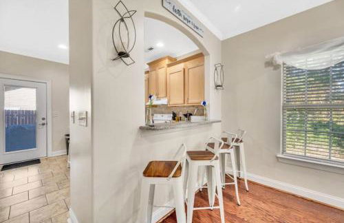 Cozy 2B Townhouse King Bed Free Parking TV in BRs - Foto 15