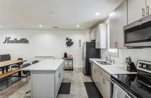 Trendy 3 BDR for 8 Heart of Nash Near 5 Points - Foto 11