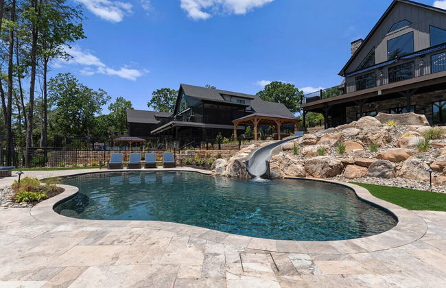 Gray Fox Lodge by Avantstay Waterslide Pool Theater Sleeps 23 - Foto 65