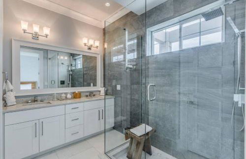 Waterfront Oasis 3 BR/4 beds~3 min walk to beach. - Foto 32