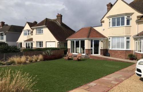 Barton on Sea self contained, stunning sea views - Photo 4