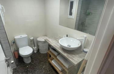 Family-Friendly Home in Central Barcelona 4BDR - Photo 24