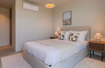 Stunning Beach House with Pool by LovelyStay - Foto 43