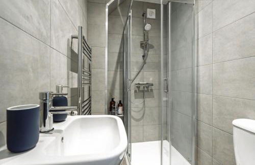 Entire 4 Bedroom house in Bootle Liverpool-Ideal for contractors, family and group-Free Parking & Free internet-Sleeps 7 - Foto 53