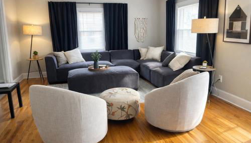 Beautiful Bungalow Next to UNC - Free Cruiser Bikes! - Foto 1