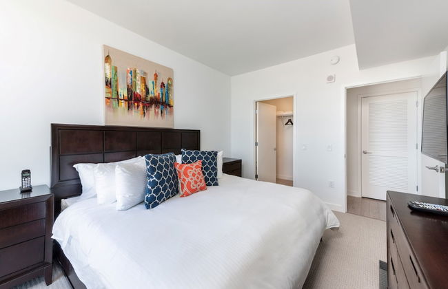 Global Luxury Suites at Reston Town Center - Photo 29