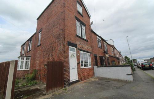 High Street House Thurnscoe by Smart Corporate Stays - Photo 16