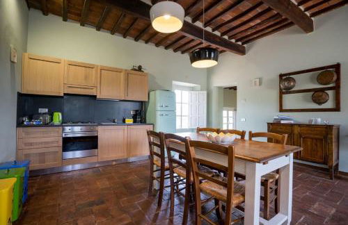 Casale rinnovato immerso nella campagna con splendida piscina privata - Foto 37