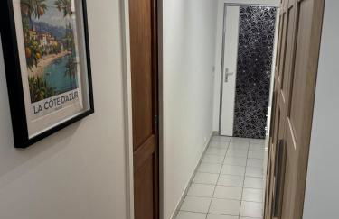 Mon Appart avec Terrasse et Piscine - Foto 10