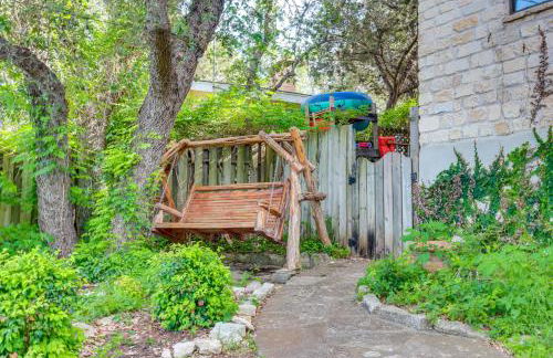 Exotic Home with Patio and Grill Walk to Canyon Lake! - Foto 11