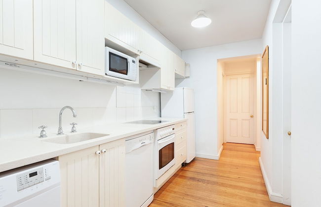 Charming Centrally Located 2 Bedroom Accommodation - Foto 7