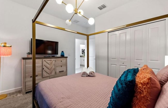 Gorgeous 4 Bd w Pool at Storey Lake Resort 4277 - Photo 37