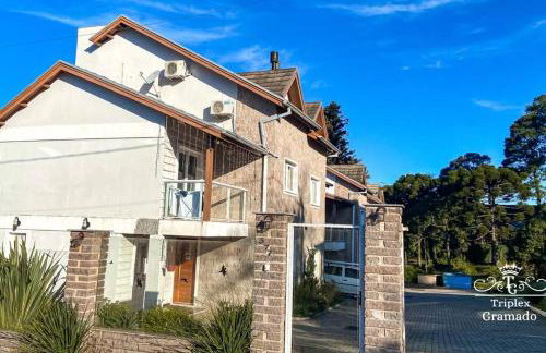 Casa Triplex com 03 Suítes, Cond no Centro Gramado - Foto 34