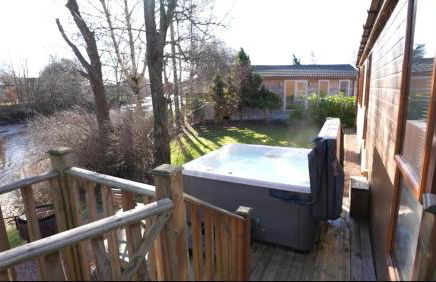 Luxurious Riverside Lodge - 'The Ardle' - Photo 3