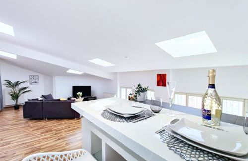 Großes modernes Loft mit Tischkicker, Billiard und Heimkino in Uni und Klinik Nähe - Foto 9