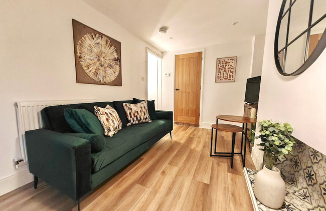 2-Bed Apartment - For Contractors & Business Travellers - Long Stays Welcome - Photo 2
