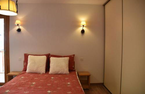 Appartement 6 places aux pieds des pistes avec piscine, wifi et parking privé, salle de bain refaite à neuf - Foto 3