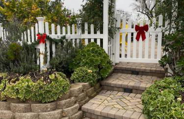 English Rose Garden Cottage near Roseville, CA - Foto 23