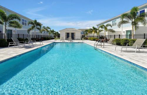 Cozy 3 Bedroom Townhouse Near Disney w/ Patio - Foto 35