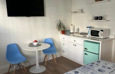 Romantic Studio in the Heart of Palm Beach - Photo 6