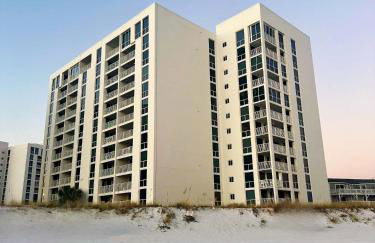 Beach Service Included Corner Condo - Foto 32