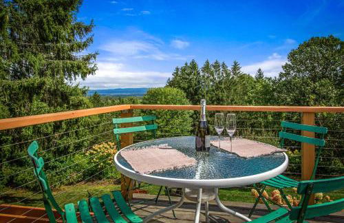 Relaxing Catskill Escape- Mountain Views - Hot Tub - Fire Pit - Heated Pool - Foto 23