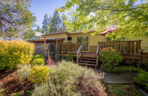 Chic, and Cozy, Centrally Located getaway - Foto 28