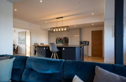 Luxury 4 bed beachside home with coastal views - Foto 35