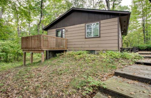 Near Lakes Updated Family Home with Deck in Cushing - Foto 27