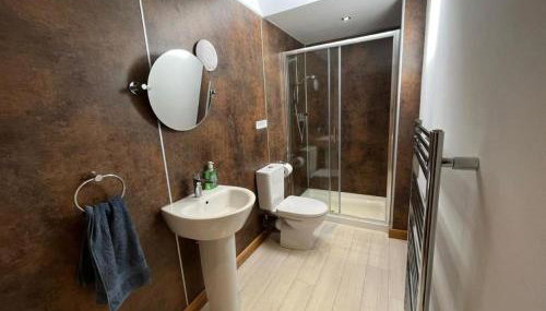 Berryhill East Steading - 3 bedroom 2 bathroom self-catering - sleeps 6 - Private off-road parking - Yard & Shed - Suit Contractors - Peterhead 1 mile - Newly Refurbished - Underfloor Heating - Drying Room - Golf Driving Range - Cafe - Extensive Footpaths - Foto 4