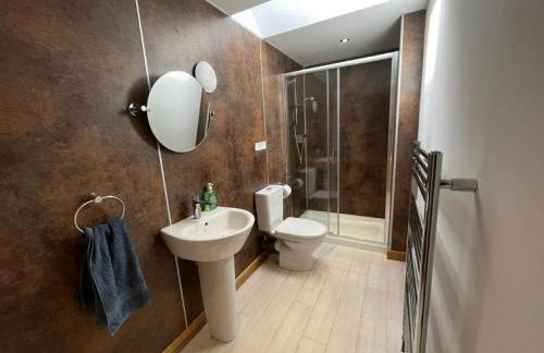 Berryhill East Steading - 3 bedroom 2 bathroom self-catering - sleeps 6 - Private off-road parking - Yard & Shed - Suit Contractors - Peterhead 1 mile - Newly Refurbished - Underfloor Heating - Drying Room - Golf Driving Range - Cafe - Extensive Footpaths - Foto 4