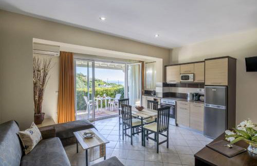 Yolanda Studios - Photo 22