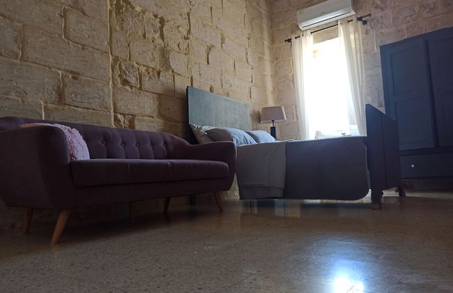 Beautiful 1-bed Apartment in Ħal Qormi - Photo 9