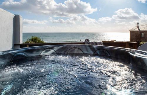 Drake Cottage with Hot tub - Photo 30