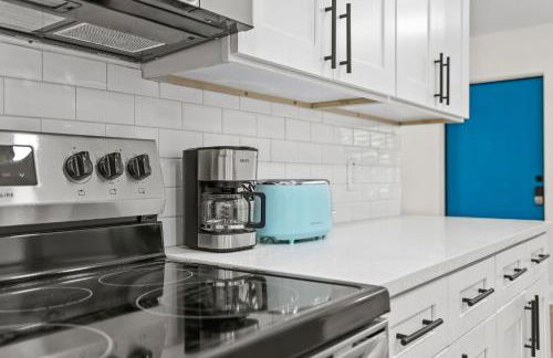 Sunny Palmetto Oasis: 4br Home With Private Pool 4 Bedroom Home by RedAwning - Photo 54