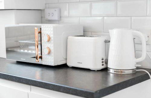 5 Bedroom House - 10 Guests - Multiple off Street Parking - Garden - Smart TV - WIFI - Contractors - Families - Groups - Top Rated - 98Q - Photo 10