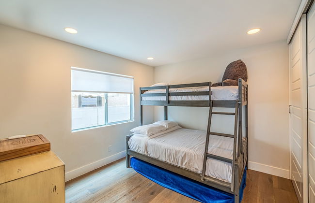 Seaside Style by Avantstay Rooftop Walk to Beach Chic Design - Photo 26