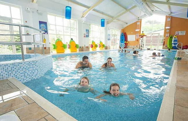 2 Bed Caravan - Sleeps 6 - Parking - Pets - Photo 22