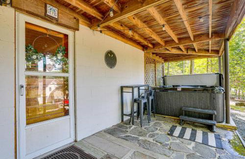 Less Than 1 Mi to Lake Cabin with Hot Tub in Greentown! - Foto 28