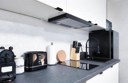 ALFA Stuttgart Mikro-Apartment 2 Betten Küche Bad l SmartTV WIFI l Porsche & Bosch l 2 Beds Kitchen Bath BS21A1 - Foto 8