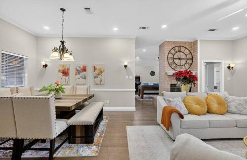 DFW Family Fun Retreat Game Room Pool Table Air Hockey Arcade Work Space Grill BBQ Firepit - Foto 36