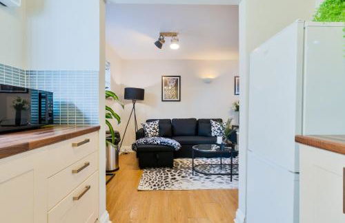 The Tudor Escape - 3 Bedroom House in Canterbury City Centre with Parking - Foto 9