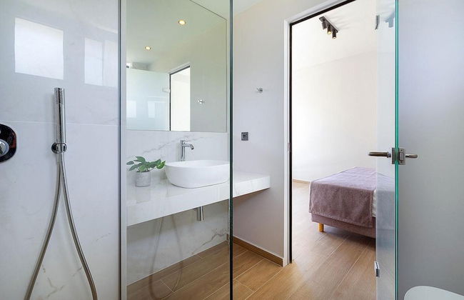 Sea View 4 Bedroom Villa With a Heated Pool - Foto 9