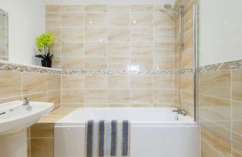 Countryside Bungalow for 4 Close to Beaches - Foto 34