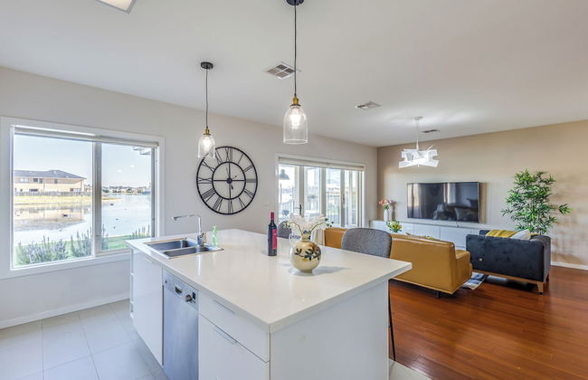 StayAU Magnificent Lakefront Villa - Foto 28