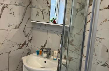 Beautiful 2-bedroom in Grays close to Lakeside - Foto 35