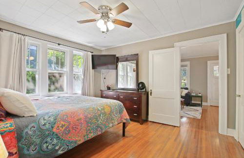 Bohemian Bungalow Pac-Man, walk downtown, pet friendly - Foto 14