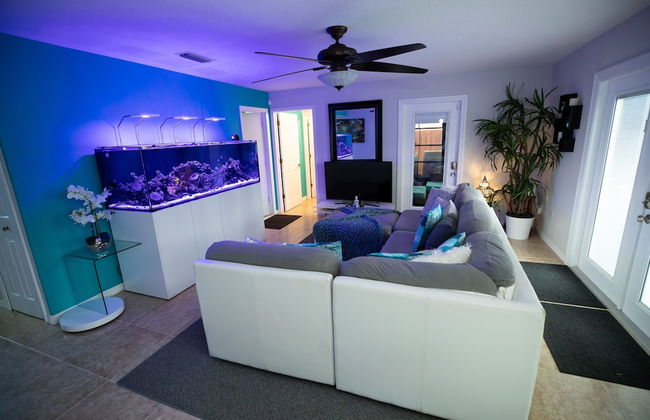 Urban Oasis W/hot Tub, Heated Pool And Private Movie Theater 2 Bedroom Home by RedAwning - Foto 25