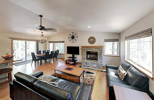 Sunlit Forest Haven - Foto 1