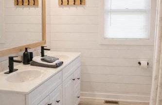 Charming Cottage with Fenced Backyard Pet Friendly - Foto 15